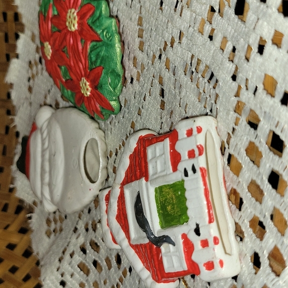Vintage | Set of 5 Hand Painted Ceramic  Christmas Ornaments - Picture 13 of 14